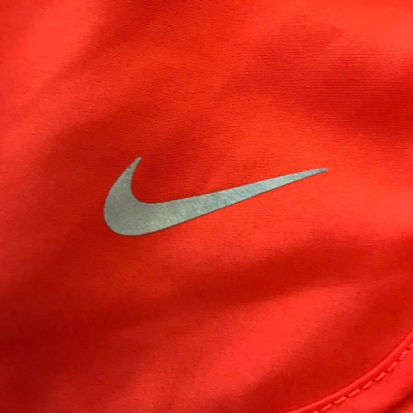 Woman’s Nike shorts! - Picture 2 of 4